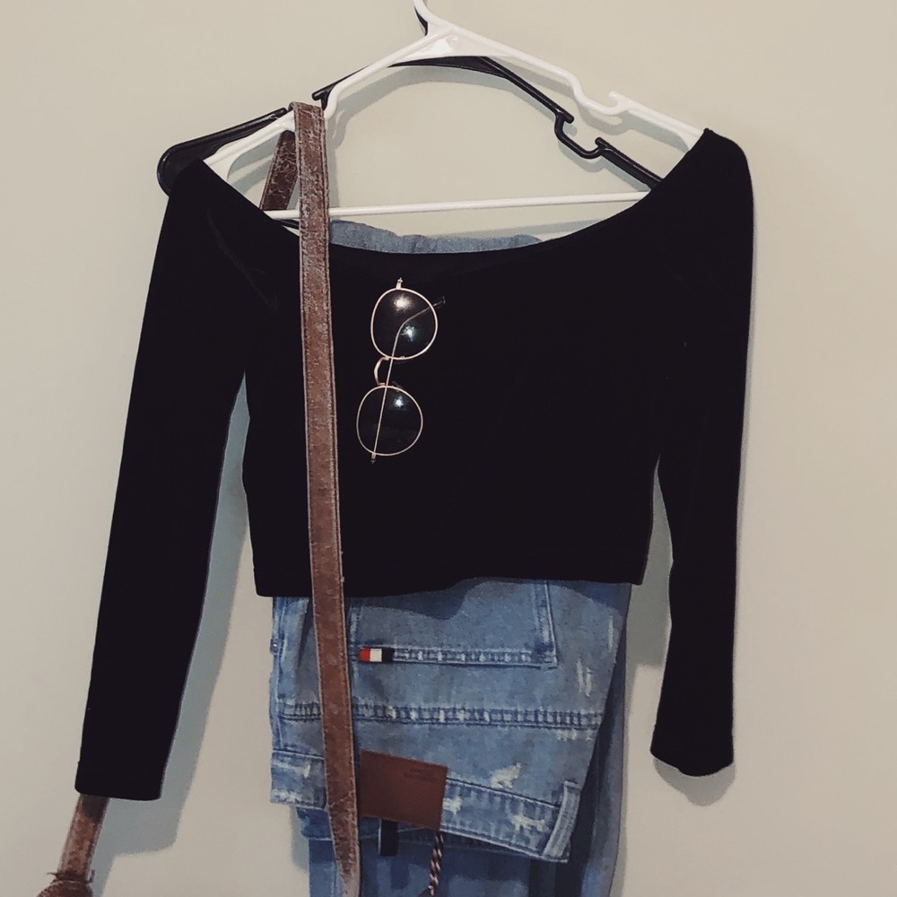 AA Off Shoulder Velvet Crop